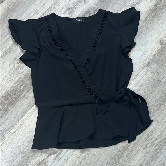 Milk & Honey Women’s Black Ruffled Faux Wrap Flutter Sleeve Blouse / Size Small - Picture 1 of 7